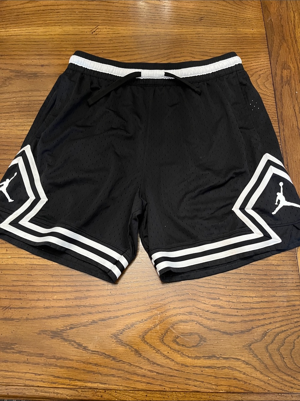 Jordan Sport Men's Dri-FIT Black Mesh Diamond Shorts, size extra large